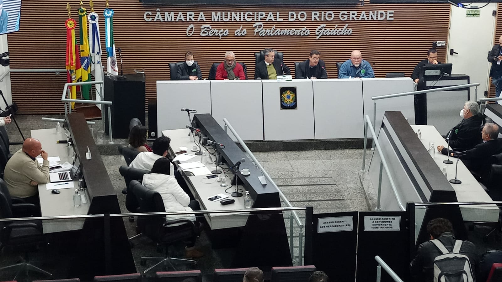 Audiência Pública para discutir parâmetros da aposentadoria pela PREVIRG foi realizada na Casa Legislativa. 