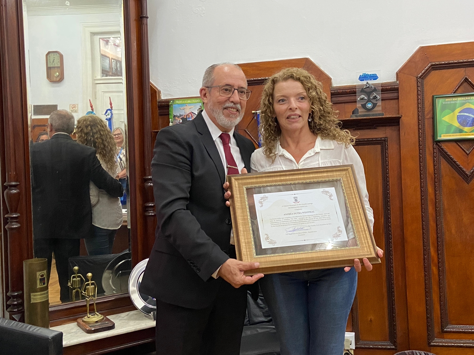 Câmara Municipal concede homenagem à Andrea Dutra Westphal (Tia Deia)  por ser a primeira mulher presidente da Casa Legislativa em 2019